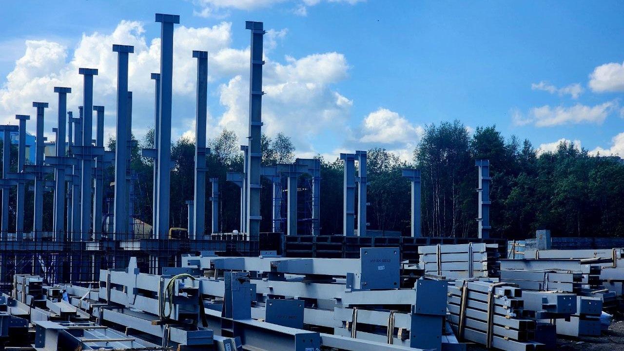 В Североморске приступили к установке каркаса будущего бассейна